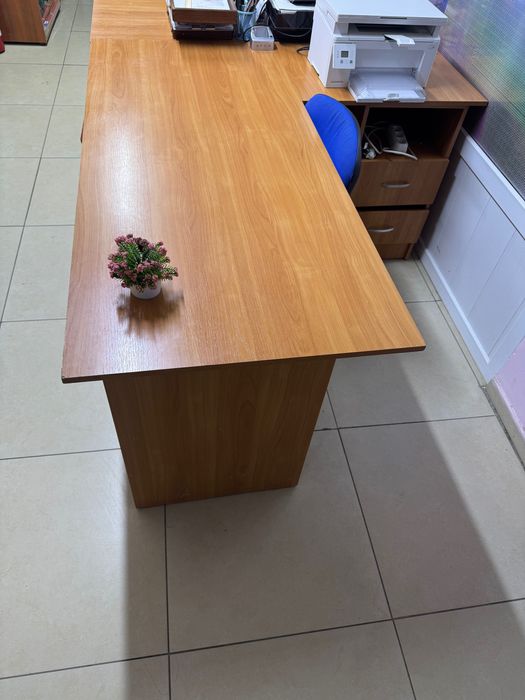 Продам рабочий стол угловой