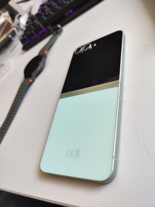 Samsung Flip 6 , Mint Green, stare exceptionala