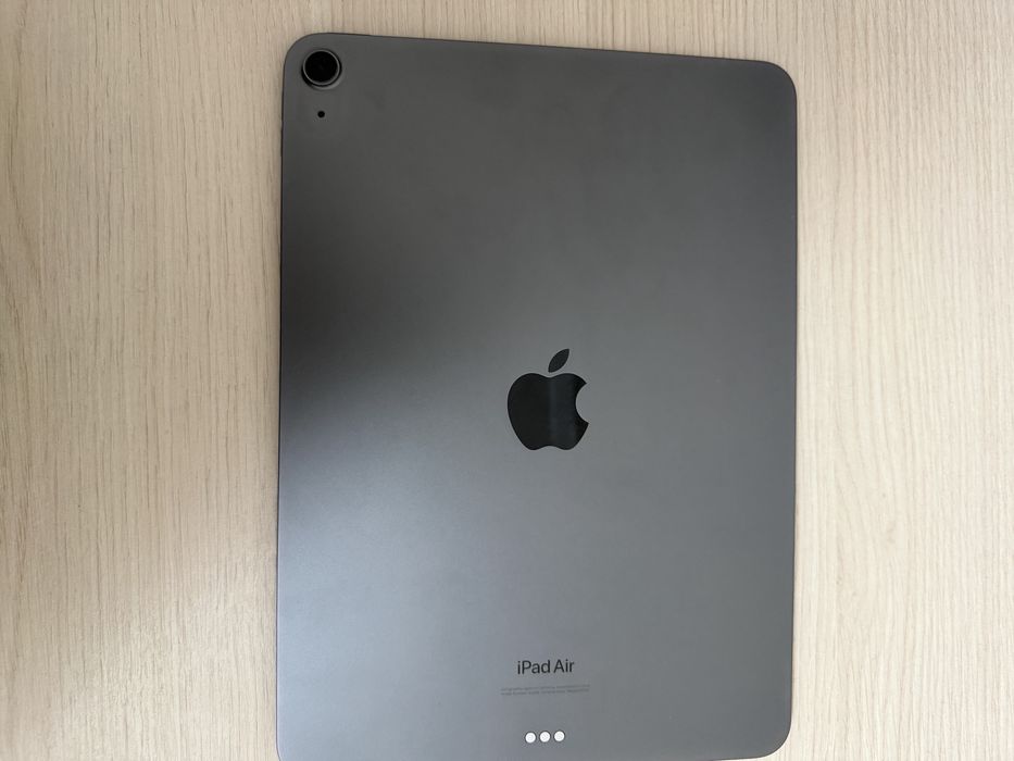 Продам iPad Air M1 64 Gb