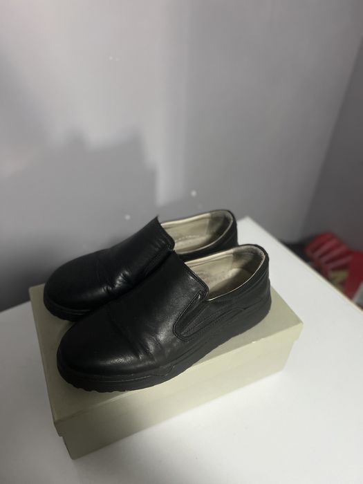 Продам подростковые кожанные туфли  для мальчика