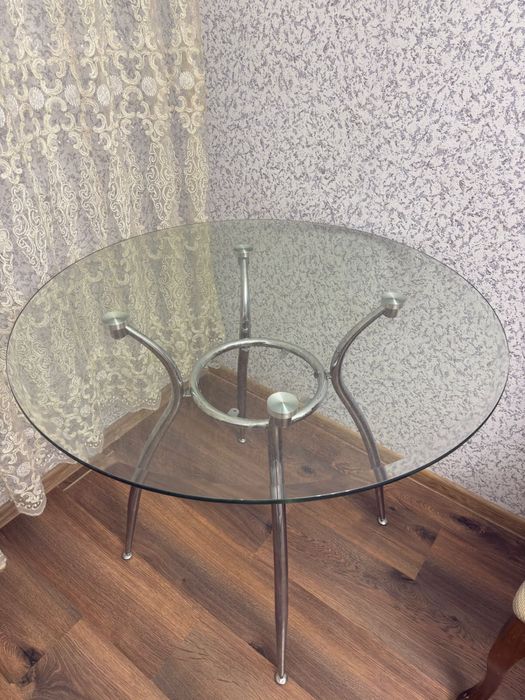 Стол куханный стеклянный