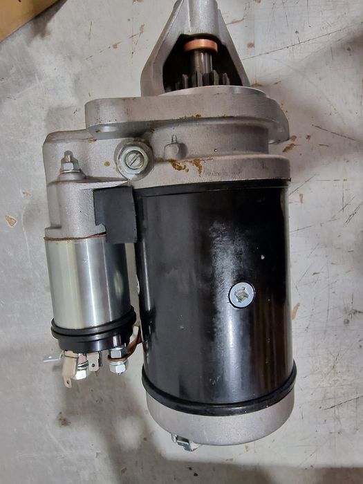 Electromotor Ford dexta nou import preț 1150 lei se poate trimite prin