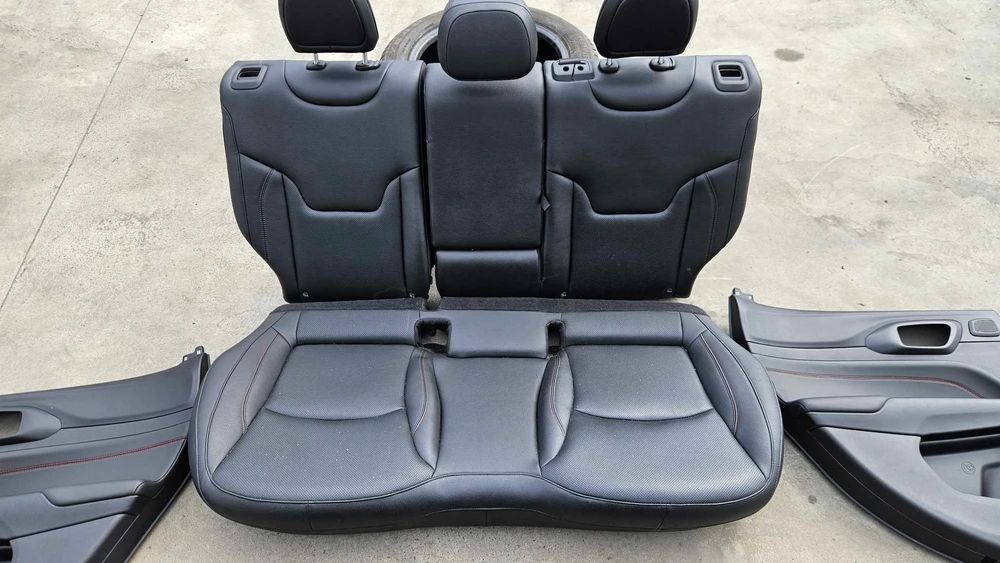 Interior trailhawk full electric jeep compass 2 facelift dupa 2020