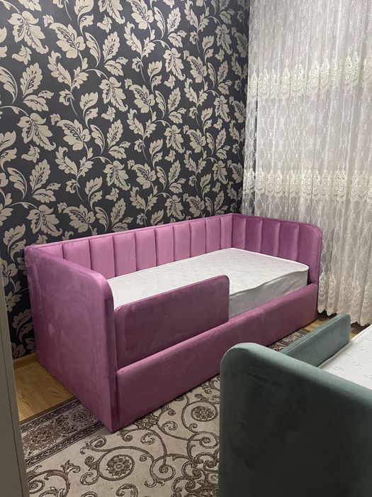 Мягкая угловая детская кровать