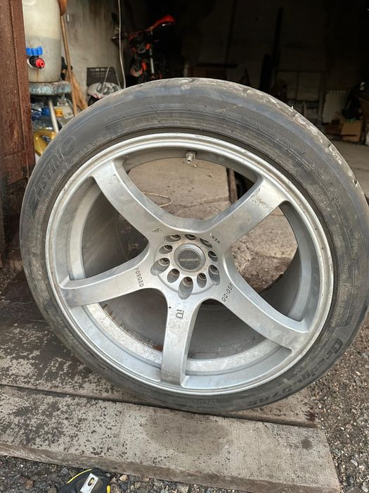 Продам 2 лиска с резиной R18