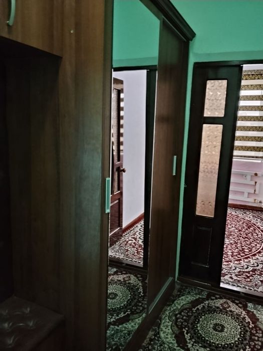 1 xonali kvartira sotiladi