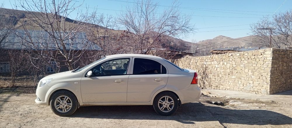 Ravon Nexia 3 sotiladi