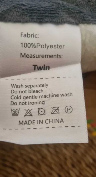 Patura din blana sintetica gri cu alb pufoasa 170×200 cm