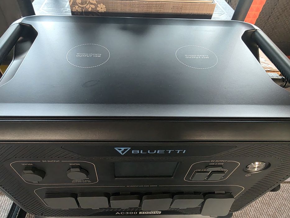 Invertor Bluetti AC 300
