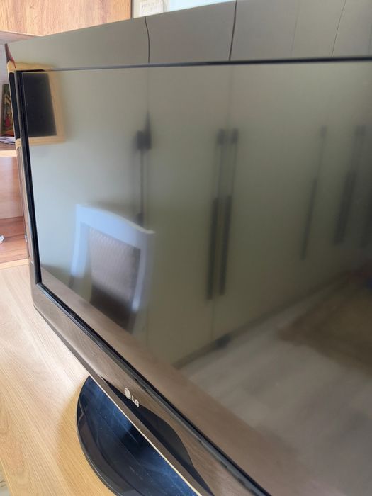Продаю телевизор LG 32 диагональ