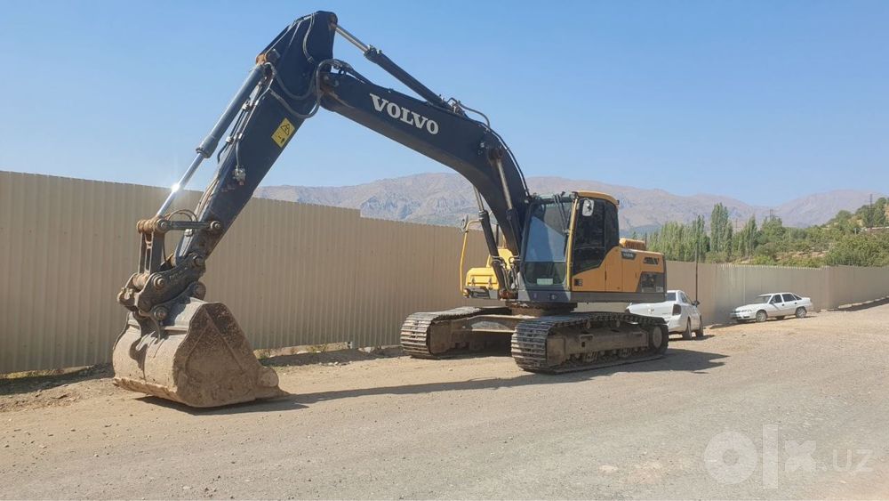 Ekskavator volvo 220 sotiladi 8000 soat ishlagan