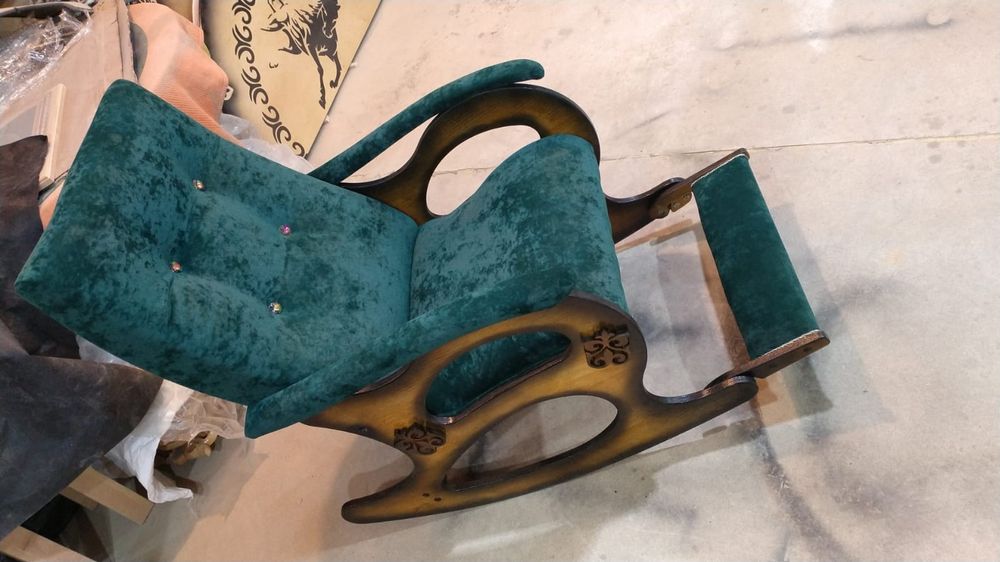 Продам новую кресло качалку!