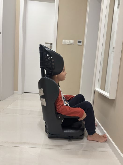 Столче за кола 9-18 кг