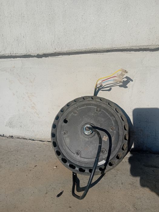 Vând motor trotineta electrica 20km/h