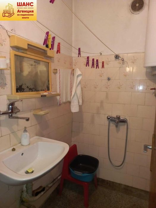 Продава се Тристаен апартамент в Плевен, Идеален център - 95 кв.м за 1048 €/кв.м - Снимка #9