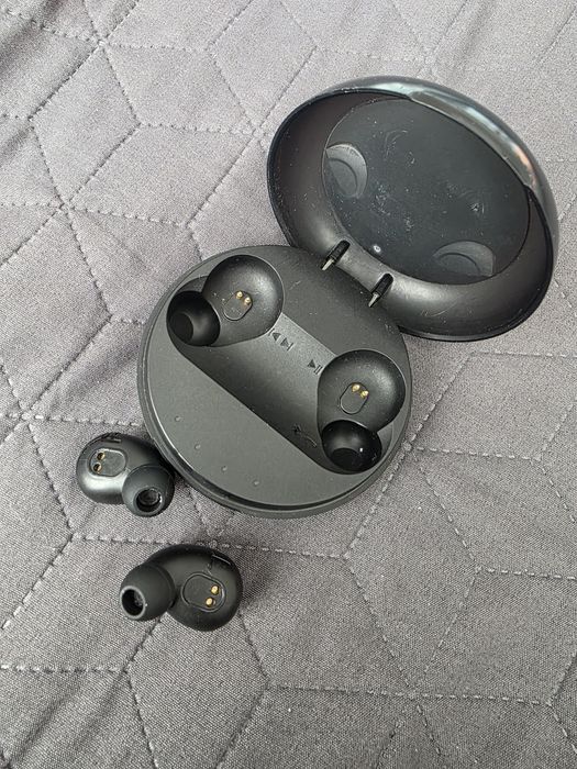 Vând căști wireless JBL