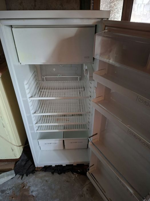 Хладилник Zanussi.