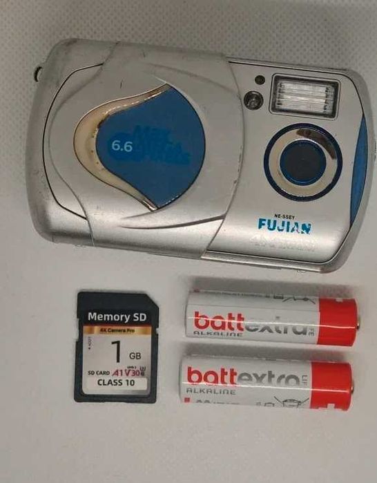 Cameră foto retro Fujian (Digicam Y2K) + Card și Baterii