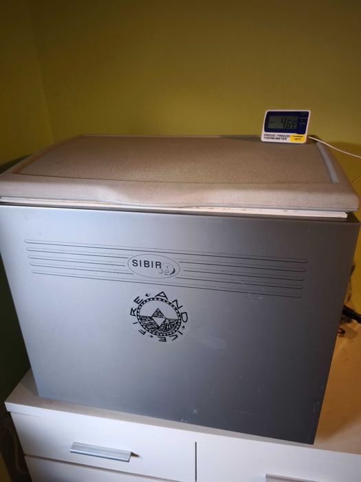 Преносим   хладилник на газ 12v 220v