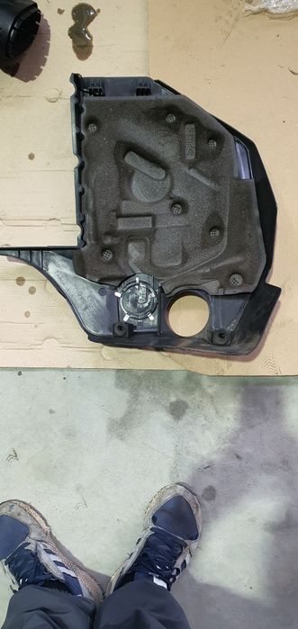 Capac motor ornamental bmw f07 f10 f11 f06 f12 f13 f01 x5 n55 7607447