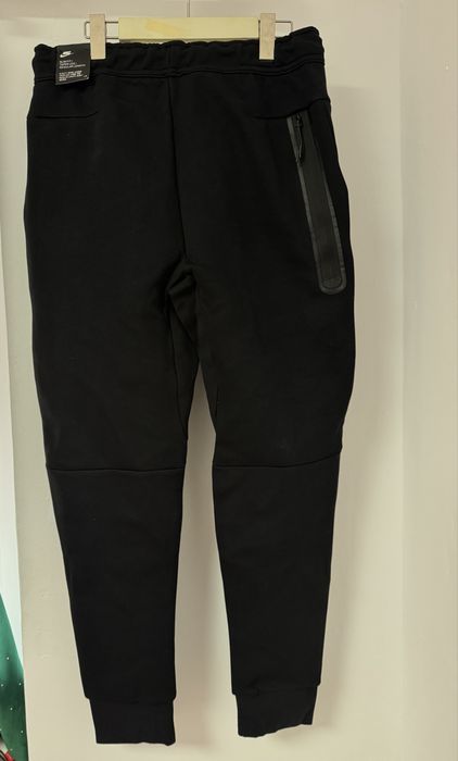 pantaloni nike tech