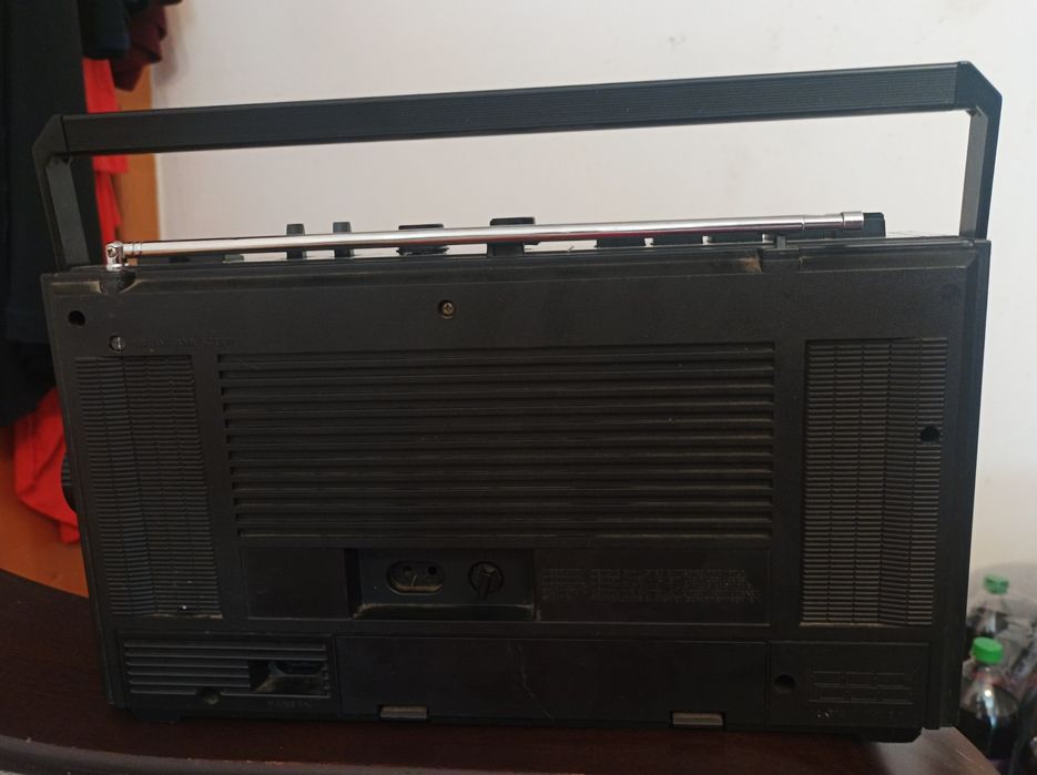 Vând radio casetofon Philips