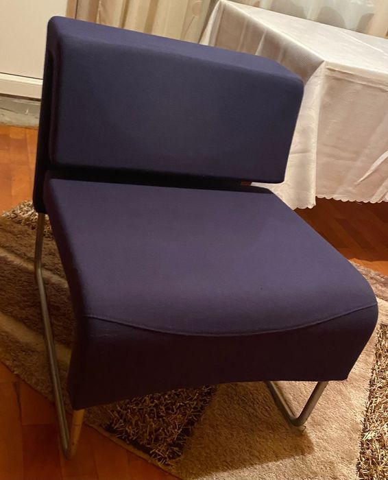 Vand doua scaune de birou+ doua fotolii