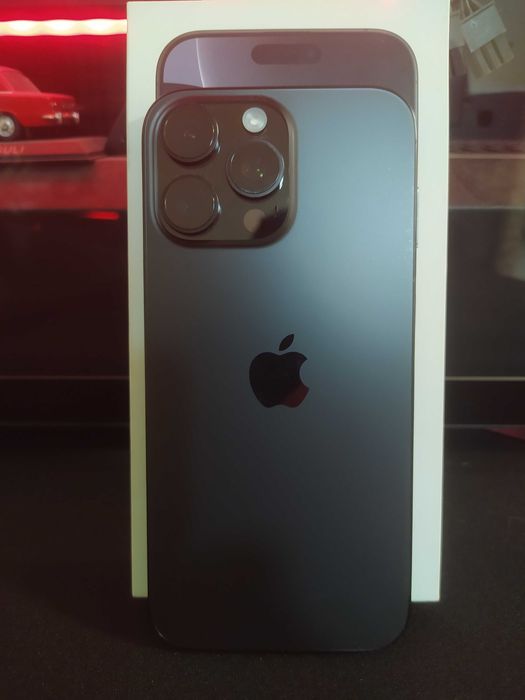 iPhone 16 Pro Max 256GB • Перфектен • Гаранция до 2027 • Пълен комплект