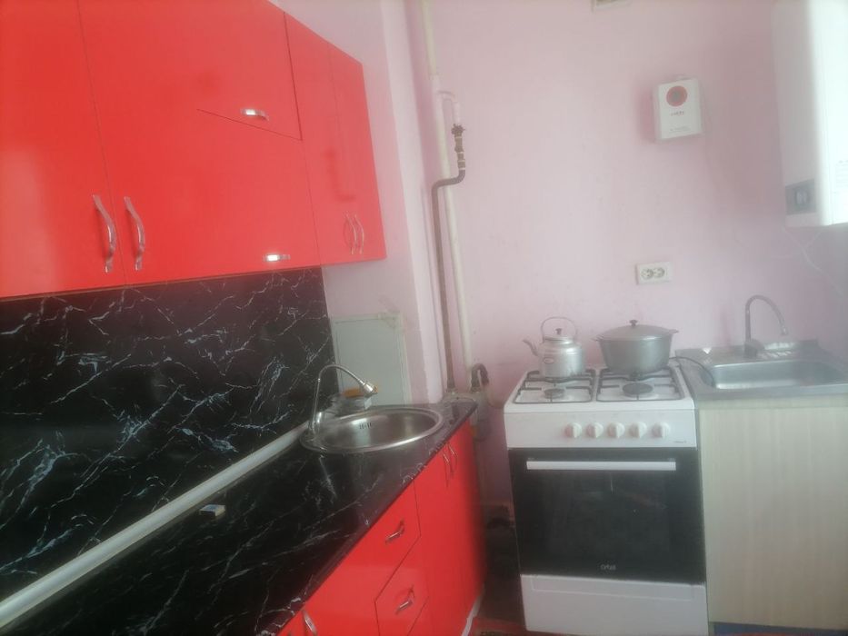 Уй сотилади. 1-хонали