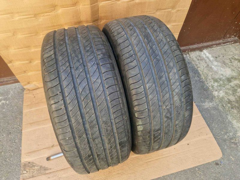 2 Michelin R18 225/50
летни гуми
DOT3520