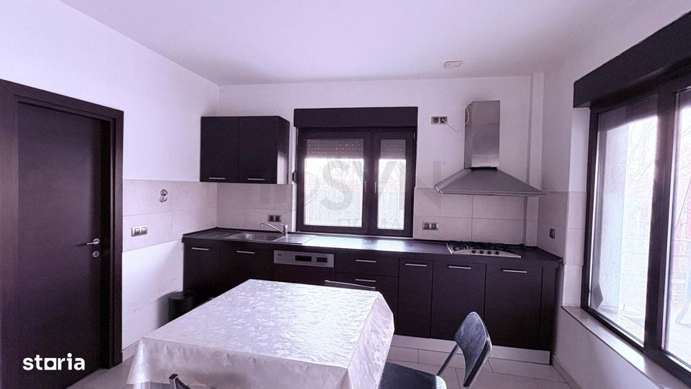 Casa 6 camere cu 3 locuri de parcare in Pipera in spatele Cortina Nort