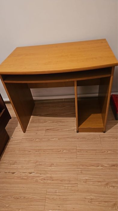 Прихожка, комод, стол копьютерный