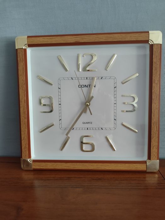 Часы.  настенные