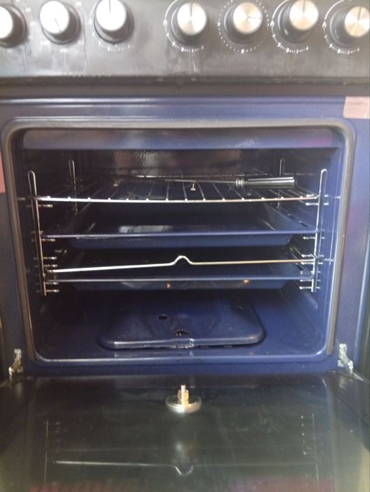 Газ плита таза жагдайда зажыкалкиси печкасы бар