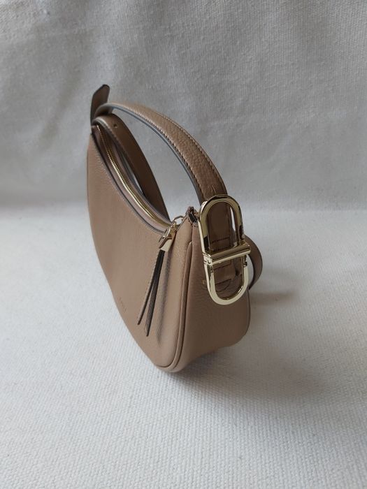 Най-добрите цени за годината!Furla Mainluna чанта