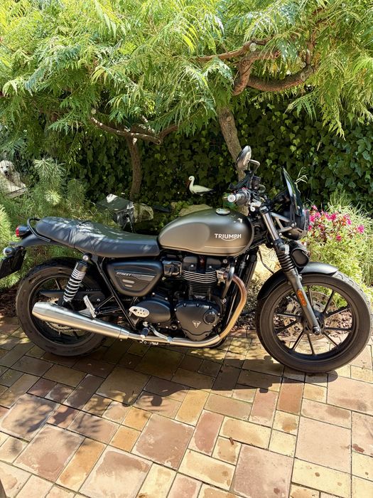 Triumph Street Twin 900