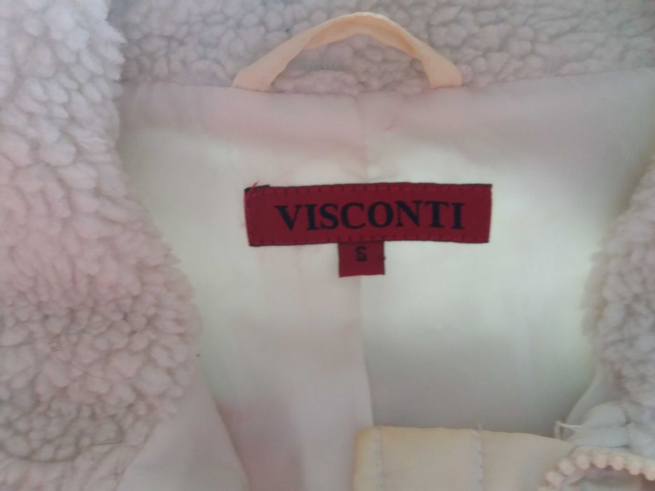 Vand geaca VISCONTI din faș cu blană!