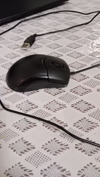 Acer Noutbuk sotiladi. + Sichqoncha va sumkasi