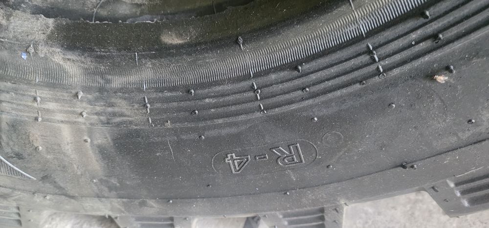 ШИНА Размера 12..5-20 E 2 R4 (китай).