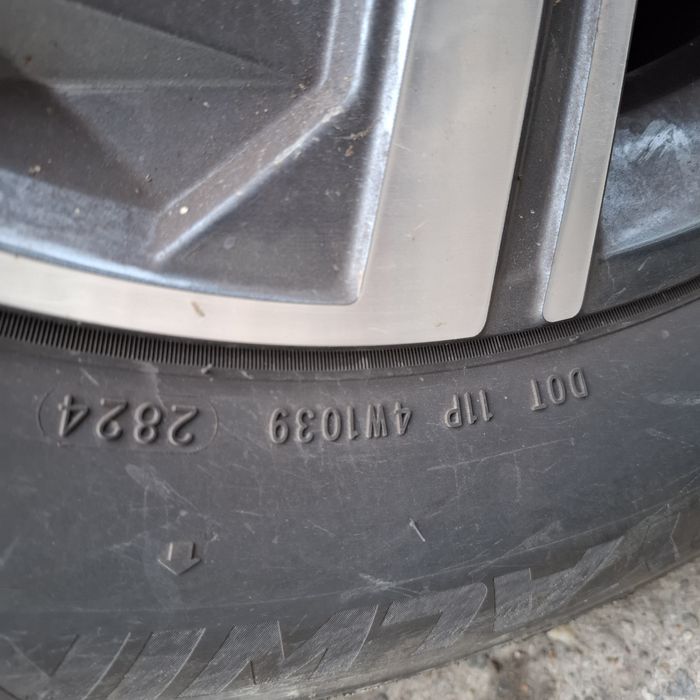 4 anvelope Iarna 2024 Royal Black 215/65R17