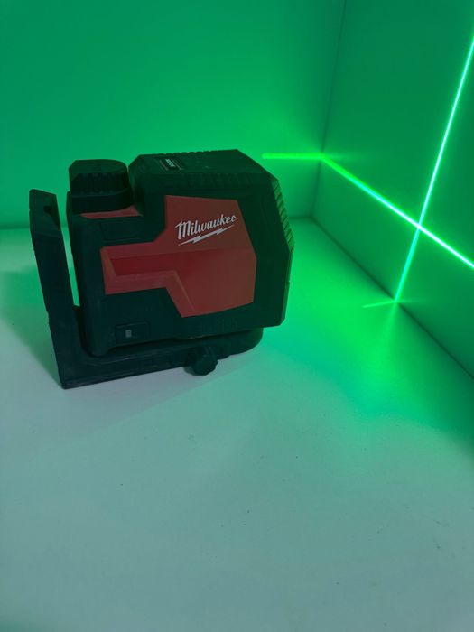Milwaukee L4 CLL Laser