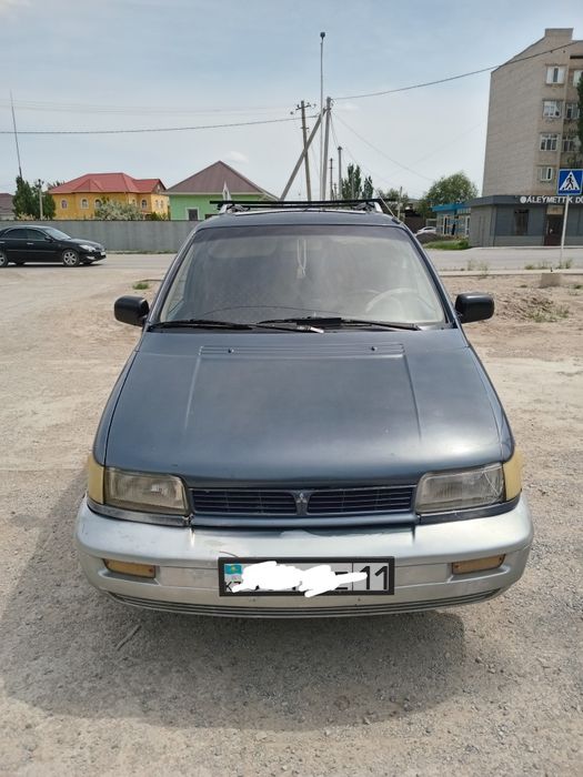 Продам машину мицубиши спец вагон