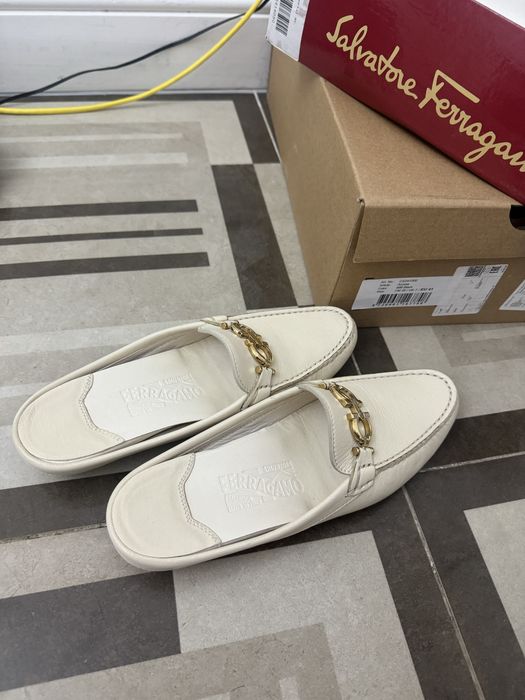 Продам лоферы от Salvatore Ferragamo
