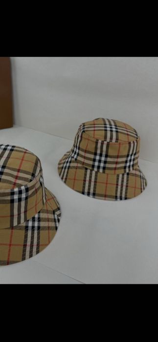 Pălărie Burberry, model 2026, preț fix