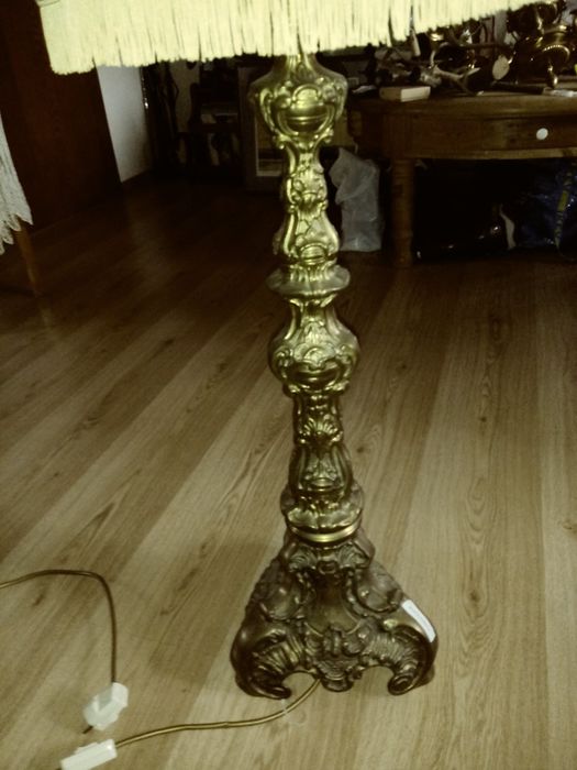 Масивна месингова нощна лампа