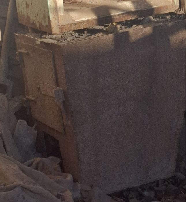 Ошак  печ калын листен исленген жагдай зор.Келисимли