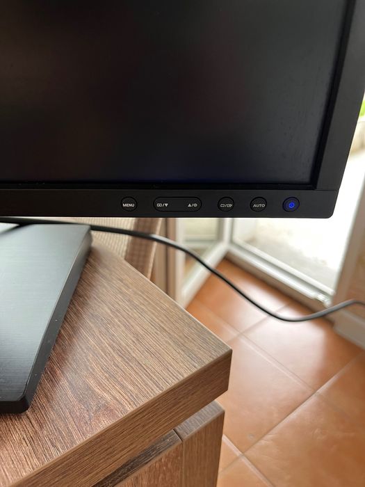 Монитор Samsung S22E200 Business (официално от серията SE200)