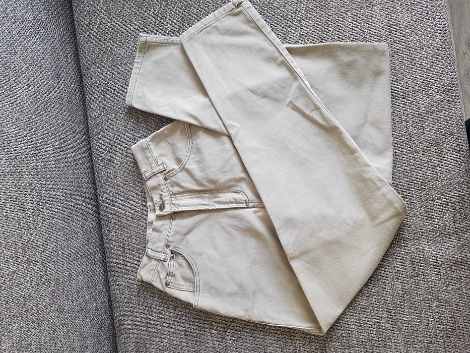 Джинсы, жилет размер 40-42, 42-44.