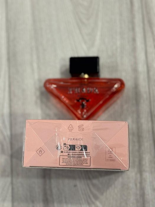 Prada paradoxe intense