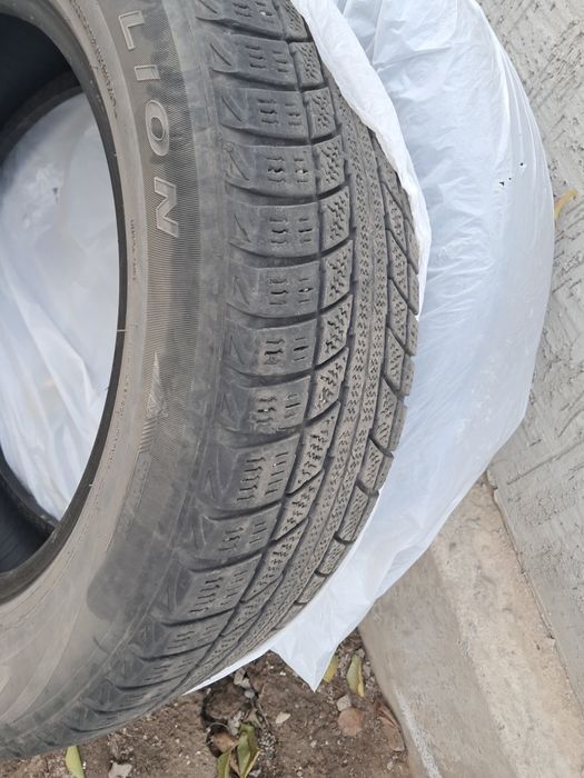 Шины зимний имеется комплект